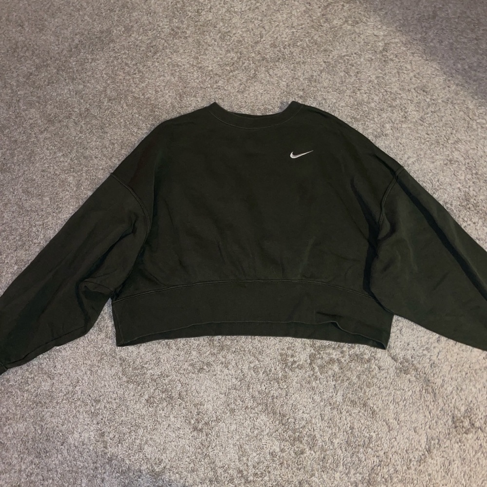 nike cropped sweatshirt!